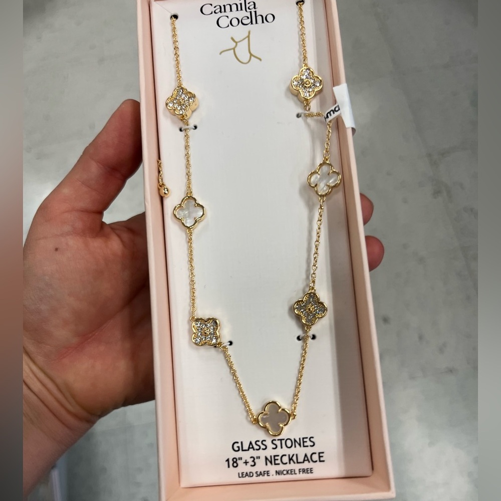 NWT ⚜️🤍⚜️ Camila Coelho Gorgeous Gold Clover Necklace - Picture 13 of 16